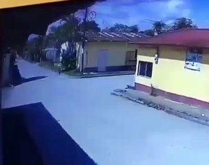 Carro del Estado involucrado en accidente de tránsito