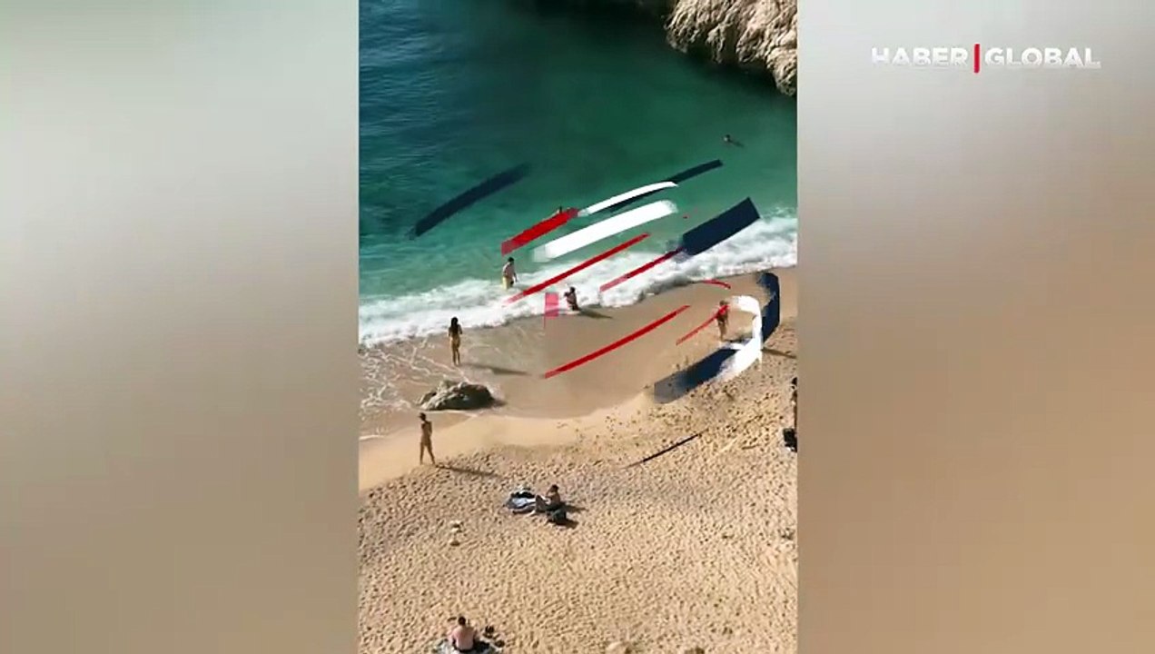 Kaputaş Plajı'nda Aralık ayında deniz keyfi yaptılar