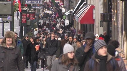 트럼프 "관세 배당금 내년 중반쯤 지급...한국 반도체 기업, 다시 돌아올 것" / YTN