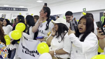 El recibimiento de la afición de PIO... ¡al equipo de FURIA!