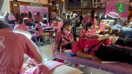 Voluntarios mexicanos brindan arte y belleza a más de 100 pacientes con cáncer en ‘Delineando Sonrisas’