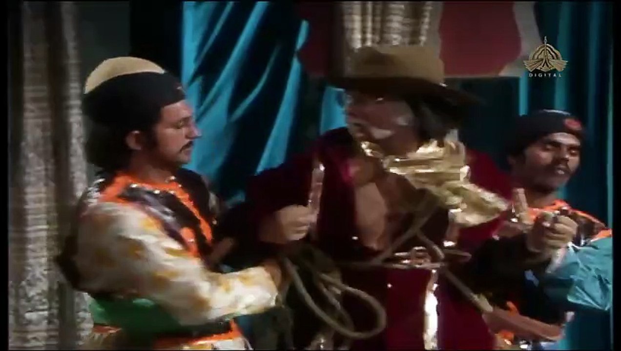 Ainak Wala Jin - Episode 08