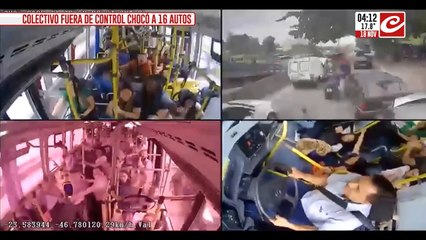 Colectivo perdió en control y terminó chocando... ¡a dieciséis autos en plena avenida!