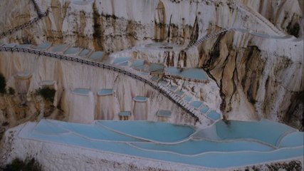 Karadeniz'in Pamukkalesi! Turkuaz rengiyle ilgi topluyor