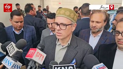 اس تعداد میں دھماکہ خیز مواد پولیس اسٹیشن کیسے پہنچایا گیا؟ عمر عبداللہ کا سوال