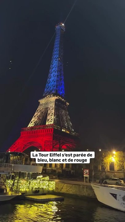 La Tour Eiffel s’est parée de bleu, de blanc et de rouge. 🇫🇷