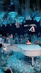 The story of the top-tier wealthy Mu family, now complete, has been told that for 38 generations, all male members with no daughters, until she arrives with her daughter and a paternity test. She instantly becomes the family's darling, everyone revolving