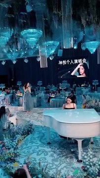 The story of the top-tier wealthy Mu family, now complete, has been told that for 38 generations, all male members with no daughters, until she arrives with her daughter and a paternity test. She instantly becomes the family's darling, everyone revolving