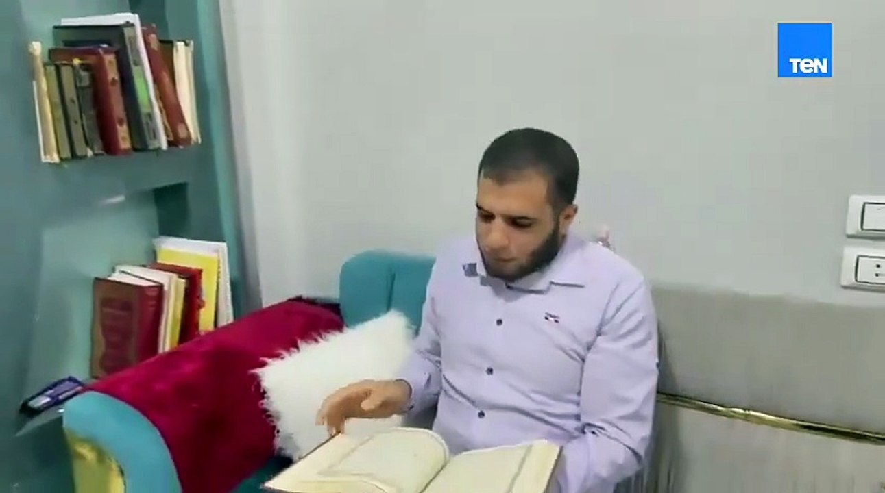 بعد صعوده للتصفيات النهائية في مسابقة دولة التلاوة.. الطالب محمد سامي سليمان طالب كلية القرآن الكريم