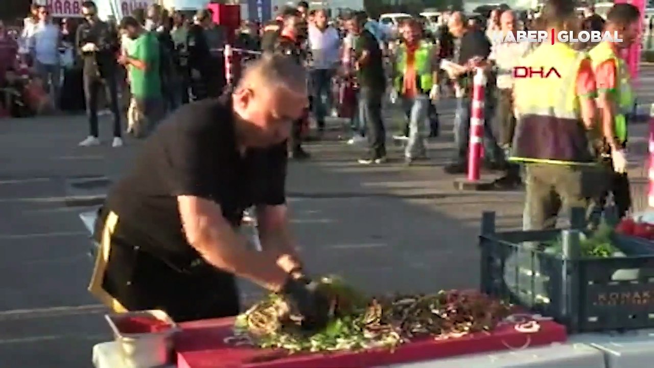 Adanalı meşhur kebap ustasından 35 metrelik kebap