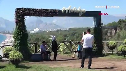 Antalya’da sahiller, yabancı turistlere kaldı