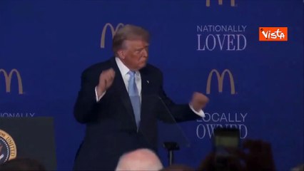 Trump balla sulle note di Ymca a summit economico di McDonald's a Washington