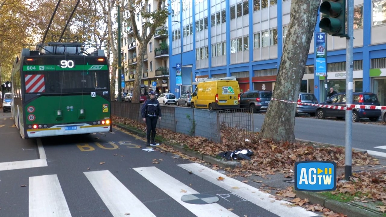 Milano, pedone investito da autobus sulle strisce pedonali, è grave