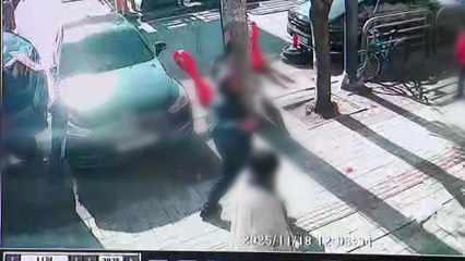 승용차가 모녀 덮쳐 중상..."운전자, 실수 인정" / YTN