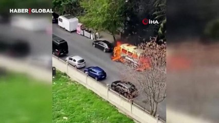 Park halindeki minibüs küle döndü: O anlar kamerada