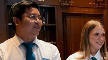 Young trainees run a Berlin hotel — can they handle the pressure?
