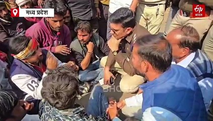 अशोकनगर में किसानों ने किया चक्का जाम, मक्के की मॉइश्चर चेकिंग बंद कराई