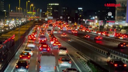 İstanbul'da trafik kilit! Yoğunluk yüzde 83'e çıktı