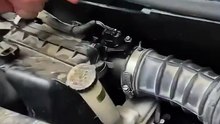 🚨 ĐÈN VÀNG CHECK ENGINE sáng lên là biết “toi” rồi… nhưng 90% anh em OAN ỦNG quá trời! 😱 Không phải hỏng nặng, không phải thay máy đâu… Chỉ cần lau đúng 1 món đồ bé tí này là đèn TẮT NGAY lập tức, xe chạy mượt như mới!⚡🚗