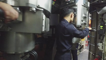 해군 첫 잠수함 장보고함 마지막 항해...연말 퇴역 / YTN