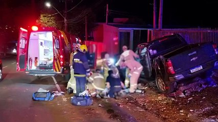 Motorista morre após atingir poste e muro em Cascavel