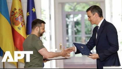 WATCH: Spain’s Pedro Sánchez Greets Ukraine’s Zelensky at Moncloa Palace in Madrid | APT