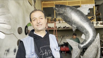 İranlı heykeltıraş 350 kilogramlık hurda demirden inci kefali heykeli yaptı