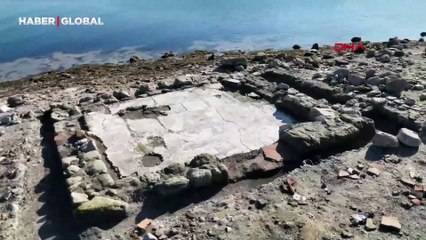 Sular çekildi, Sapanca Gölü'nde tarihi yapı görünür hale geldi