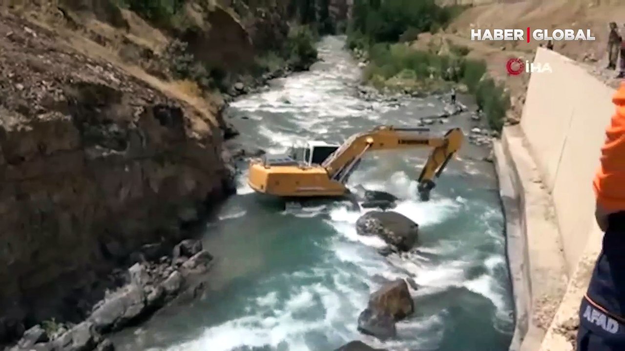 Müküs Çayı'nda 2 aylık "arama kurtarma" mücadelesi: Akıntıya kapılan hemşire, yönü değiştirilen suda bulunmaya çalışılıyor