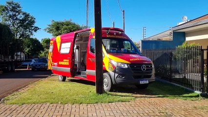 Mulher tem corte de 10 centímetros na cabeça após sofrer queda de plano elevado no Bairro Canadá