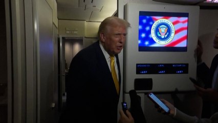 "Taisez-vous, la truie !" : Questionné sur l'affaire Epstein, Trump s'en prend à des journalistes