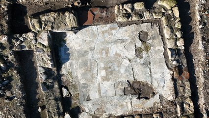 Sapanca Gölü'nde sular çekilince tarihi yapı daha görünür oldu