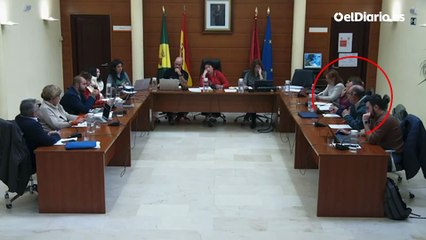 Un concejal del PP de Manzanares el Real (Madrid) llama “ridícula” a otra edil: “A callar, que estás más guapa”