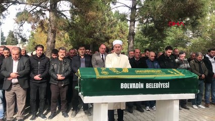 Yürek yakan fotoğraf! İstanbul Fatih'te zehirlenen Böcek ailesi mezarlıkta buluştu