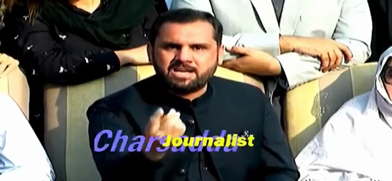 ‏اللہ کرے جس دن تمہارے سینے پر وردی نہ ہو اور تم میرے سامنے یہ حرکت کرو، پھر پتہ چلے گا تمہارے اندر کتنی مردانگی ہے، عورتیں ، بچے، بزرگ اور منتخب نمائندے چار طبقات کے خلاف کل تم لوگوں نے اخلاقیات کا جنازہ نکالا ہے۔ مریم نواز آپ کو شرم آنی چاہئے، آپ قابض ا