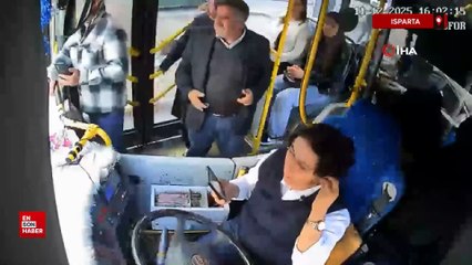 Isparta'da yol verme tartışması:  Kadın halk otobüsü şoförüne kâbus yaşattı
