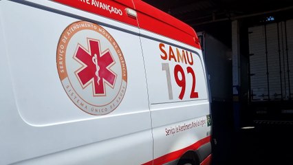 Trabalhando em telhado, homem sofre queda de cinco metros e é socorrido pelo Samu