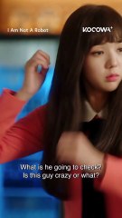 #YooSeungHo wanted to check the battery, but got checked by #ChaeSooBin instead! #kocowa #kdrama