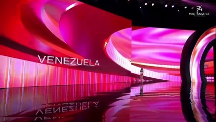 Stephany Abasali impuso su belleza en la preliminar de Miss Universo