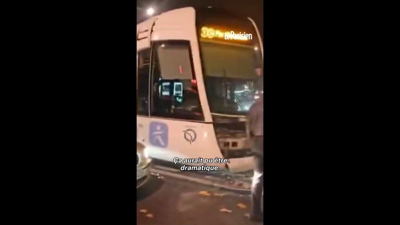 Feuilles mortes sur les rails : un tram déraille et percute un bus à Paris