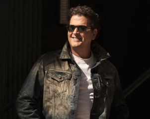 Carlos Vives anuncia su nueva gira "Tour Al Sol 2026"