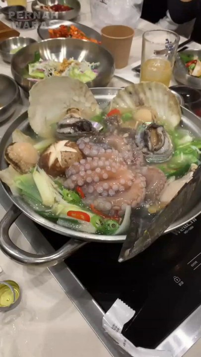 oyster, salad and octopus menu