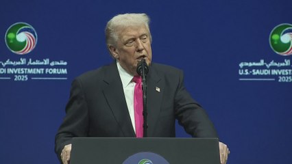 Fiery Trump Blasts Fed Chair Powell at Saudi Business Forum: “I’d Love to Fire Him”