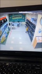 Ce gamin est prêt pour la prison... Enfant mal éduqué