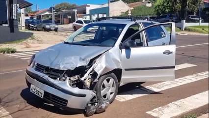 “Motorista da caminhonete bateu e fugiu”, diz motorista de carro atingido no Periolo em Cascavel