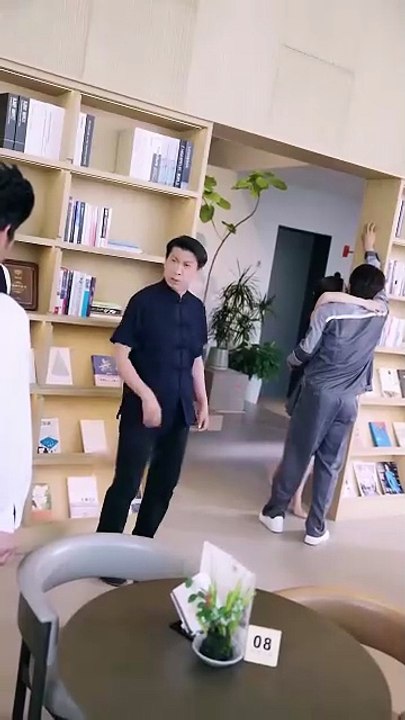 Single Mom Escapes Forced Marriage Thru Window—Unexpectedly Caught by CEO Who Falls at First Sight!