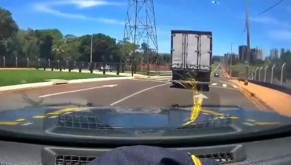 Confira o vídeo da perseguição que resultou na apreensão de uma tonelada de maconha no Paraná