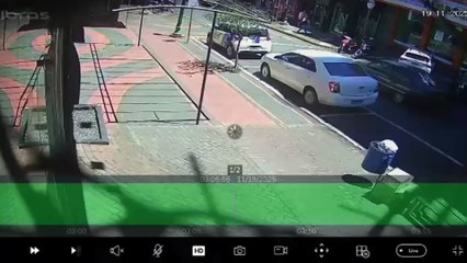 Loja sofre tentativa de arrombamento uma semana após furto de jaquetas de couro