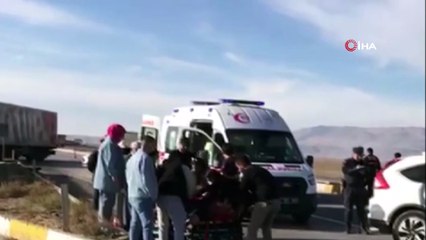 Konya'da kamyonetle SUV tipi araç çarpıştı: 3'ü çocuk 7 yaralı #konya #konyahaber #ereğli #trafikkazası #haber