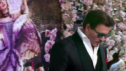 How Johnny Depp Feels 4 Weeks Into Amber Heard Trial After Support From Fans & His Famous Exes